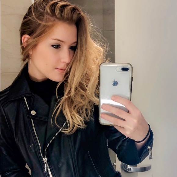 Meet your Posher, Madison - Picture 6 of 6